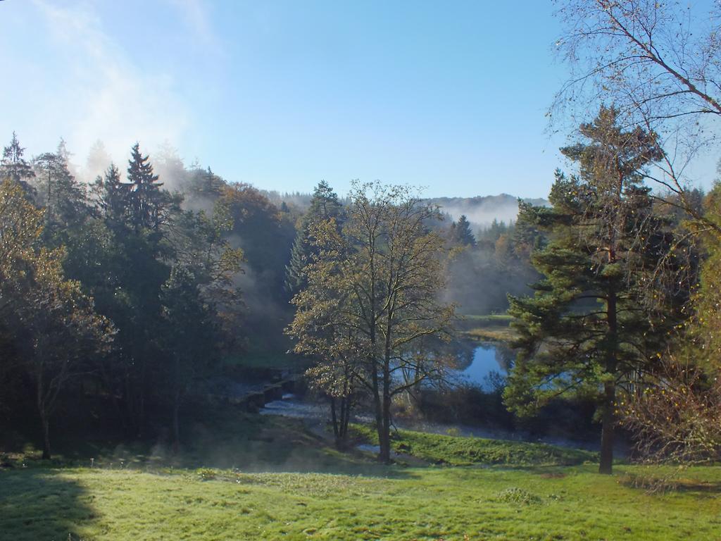 Les Grillons Du Morvan Montsauche-les-Settons Buitenkant foto